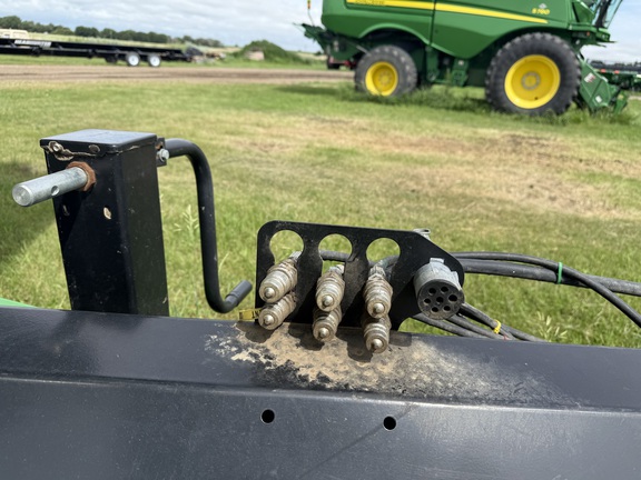 2019 J&M 1522X Grain Cart