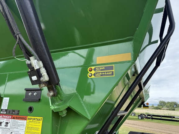 2019 J&M 1522X Grain Cart