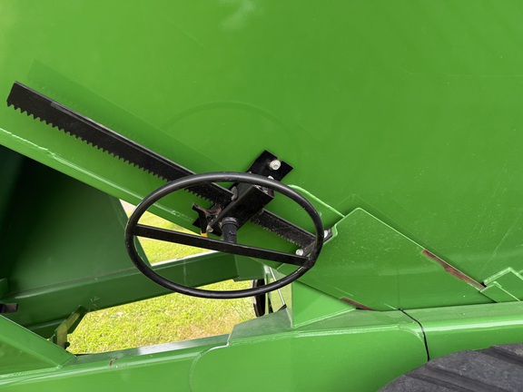 2019 J&M 1522X Grain Cart