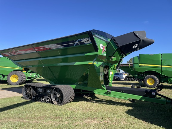 2019 J&M 1522X Grain Cart