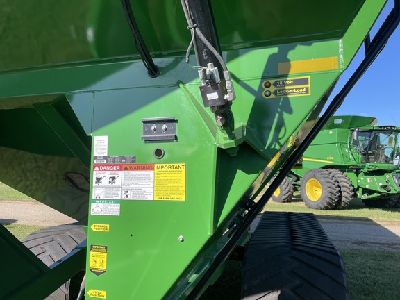 2019 J&M 1522X Grain Cart