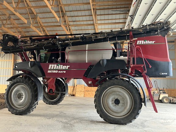 2011 Miller Pro Nitro 4275 Sprayer/High Clearance