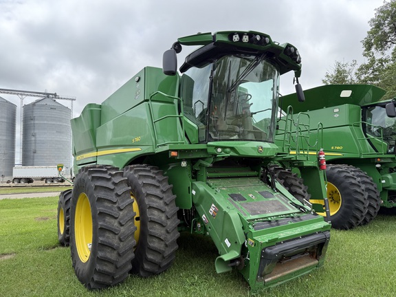 2022 John Deere S780 Combine