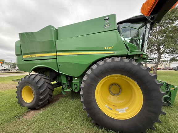 2022 John Deere S780 Combine