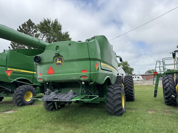 2022 John Deere S780 Combine