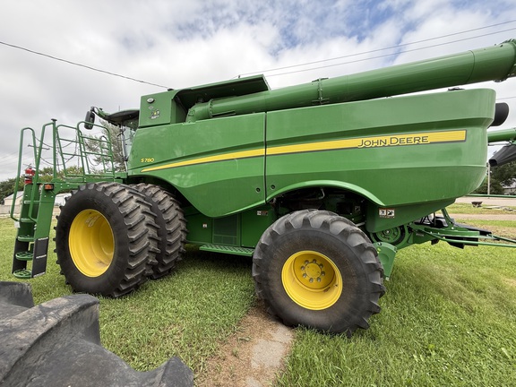 2022 John Deere S780 Combine