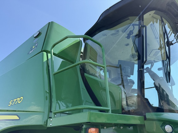 2022 John Deere S770 Combine