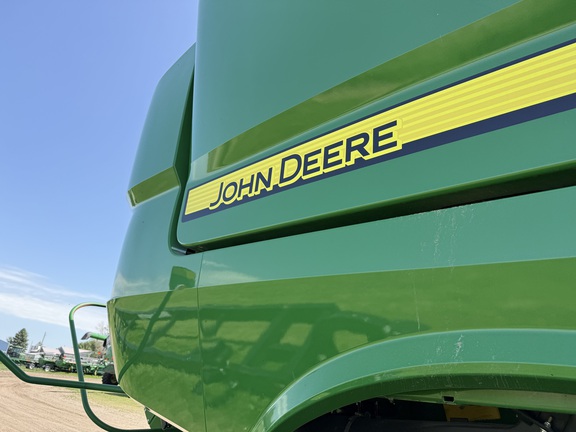 2022 John Deere S770 Combine