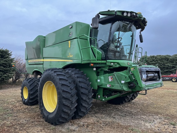 2022 John Deere S780 Combine