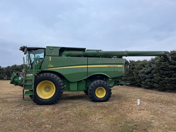 2022 John Deere S780 Combine