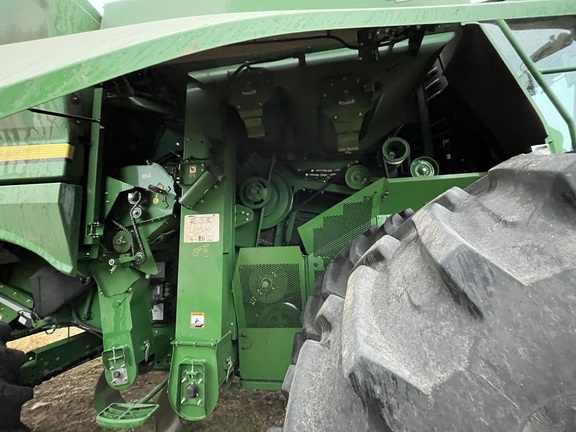 2022 John Deere S780 Combine