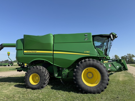 2022 John Deere S780 Combine
