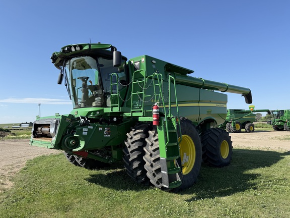 2022 John Deere S780 Combine