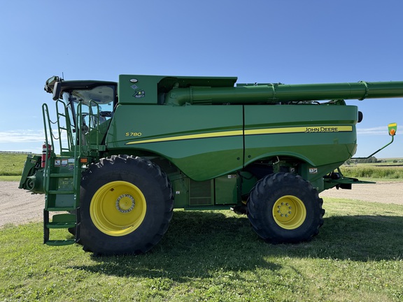 2022 John Deere S780 Combine