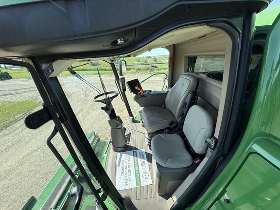 2022 John Deere S780 Combine