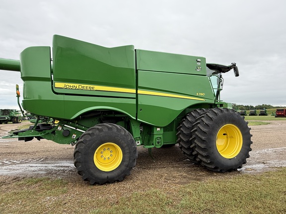 2022 John Deere S780 Combine