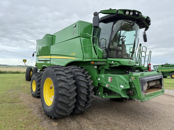2022 John Deere S780 Combine