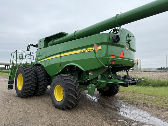 2022 John Deere S780 Combine