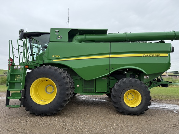 2022 John Deere S780 Combine