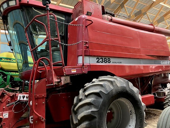 2000 Case IH 2388 Combine