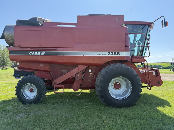 2000 Case IH 2388 Combine