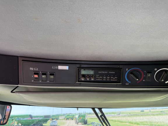 2000 Case IH 2388 Combine