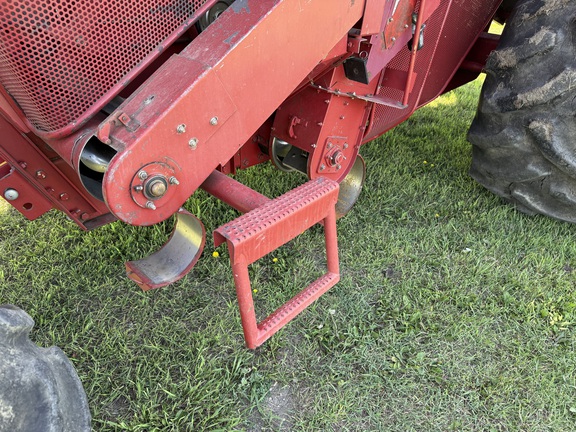 2000 Case IH 2388 Combine