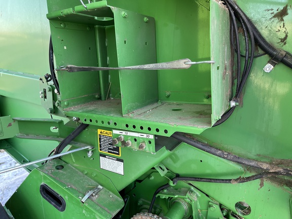 2020 John Deere 560M Baler/Round