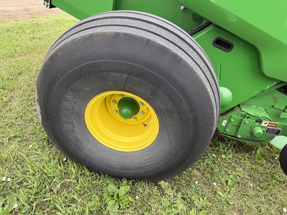 2020 John Deere 560M Baler/Round