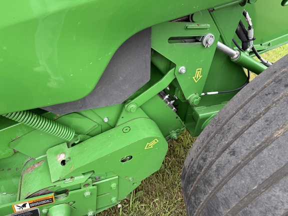 2020 John Deere 560M Baler/Round