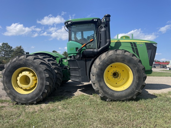 2013 John Deere 9460R Tractor 4WD