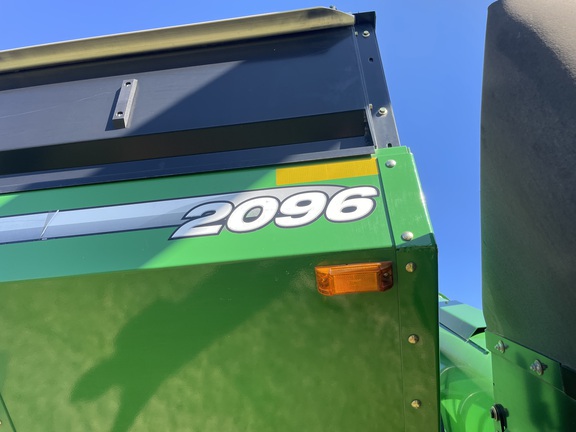 2018 Brent 2096 Grain Cart