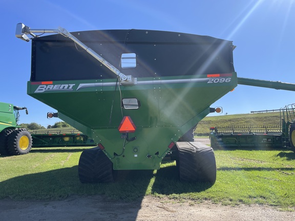 2018 Brent 2096 Grain Cart