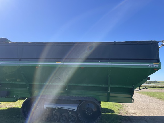 2018 Brent 2096 Grain Cart
