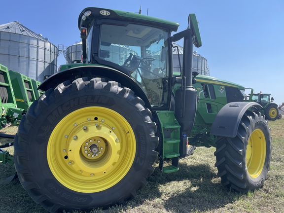 2025 John Deere 6R 195 Tractor