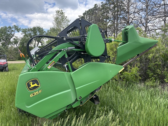 2010 John Deere 635F Header Combine