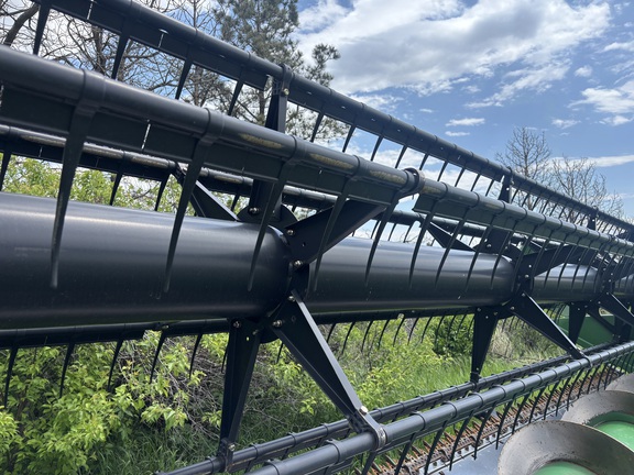 2010 John Deere 635F Header Combine