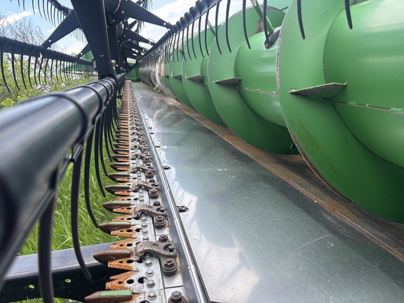 2010 John Deere 635F Header Combine