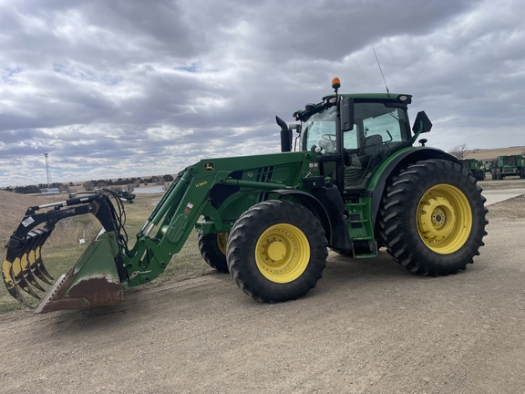2016 John Deere 6175R Tractor