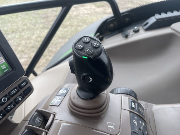 2016 John Deere 6175R Tractor