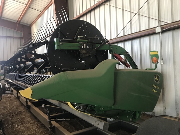 2020 John Deere 745FD Header Combine