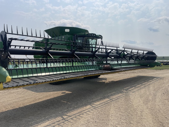 2020 John Deere 745FD Header Combine