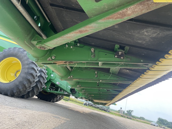 2020 John Deere 745FD Header Combine