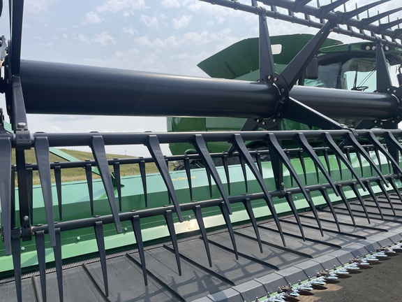 2020 John Deere 745FD Header Combine