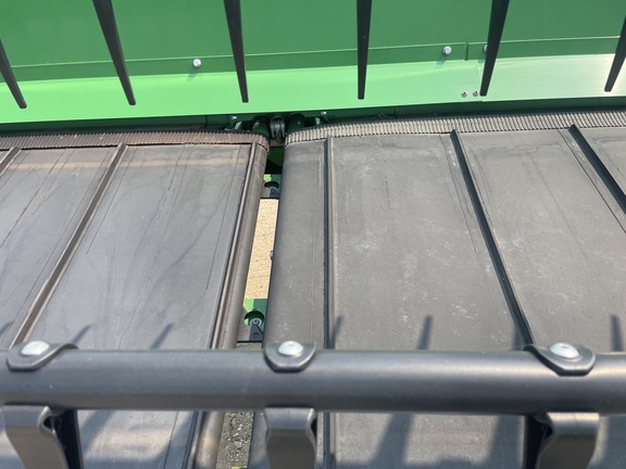 2020 John Deere 745FD Header Combine