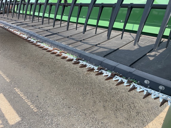 2020 John Deere 745FD Header Combine
