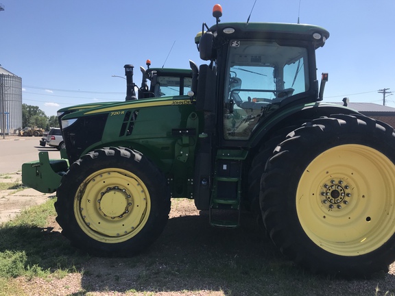 2014 John Deere 7210R Tractor