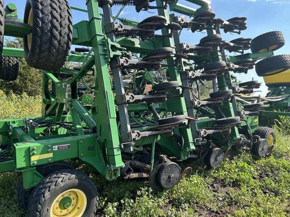 2007 John Deere 1895 Air Seeder