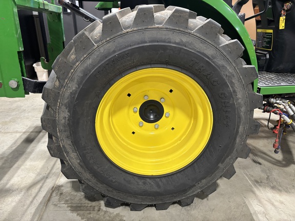 2015 John Deere 2032R Tractor Compact