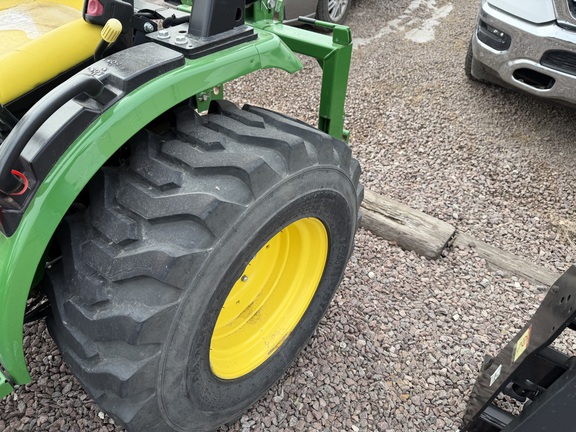 2015 John Deere 2032R Tractor Compact